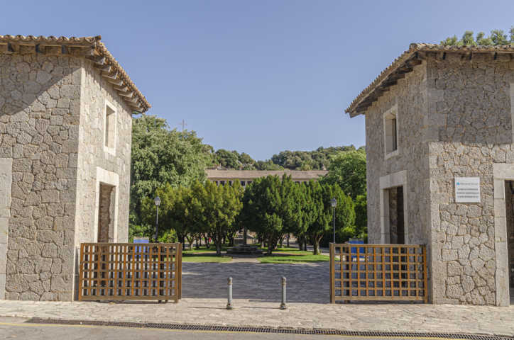 Mallorca - Escorca 01 - Monestir de Nostra Senyora de Lluc.jpg